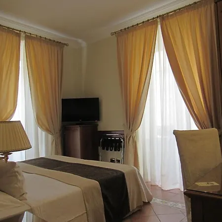 Akropolis - Museum 4*