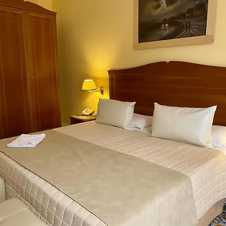 ホテル Akropolis - Museum タラント