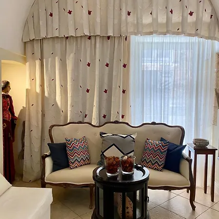 Akropolis - Museum ホテル 4*