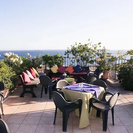 Akropolis - Museum 4*