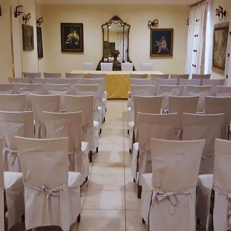 Akropolis - Museum ホテル 4*