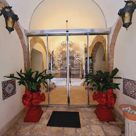 Akropolis - Museum ホテル 4*