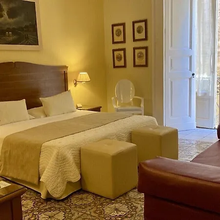 Akropolis - Museum ホテル 4*