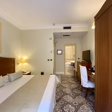 ホテル Akropolis - Museum