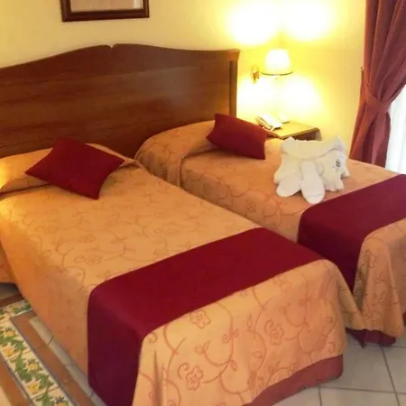 Akropolis - Museum 4*