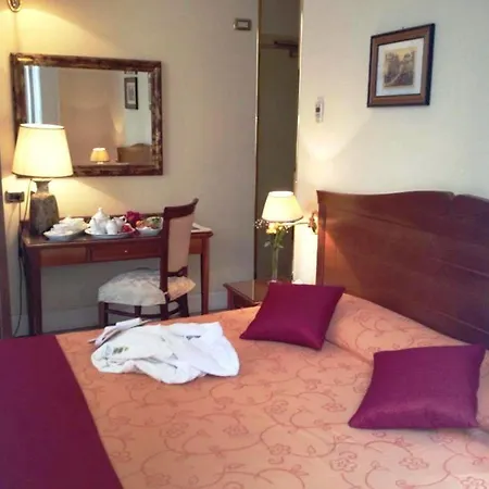 Akropolis - Museum 4*