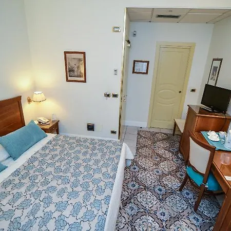 Akropolis - Museum ホテル