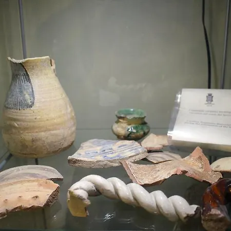 ホテル Akropolis - Museum 4*